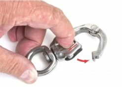 Mousqueton Inox à Oeil Sur émerillon Wichard -LEWMAR Boutique img 2018 08 15 12 08 55 6d68314c256fe7d048b0025569e6431a